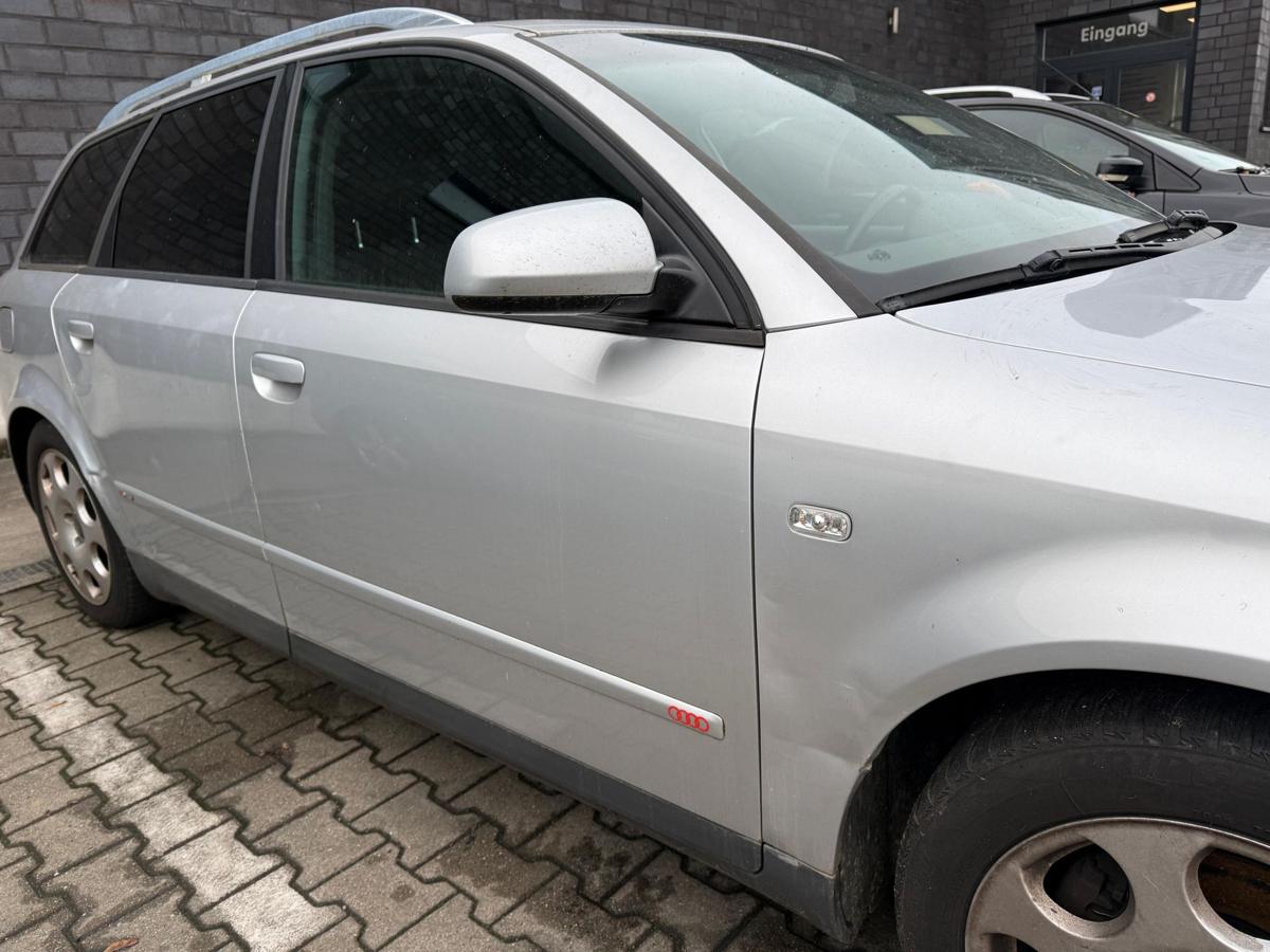 Audi A4 B6 original Tür vorn rechts LY7W Lichtsilber Metallic Rohbau BJ02